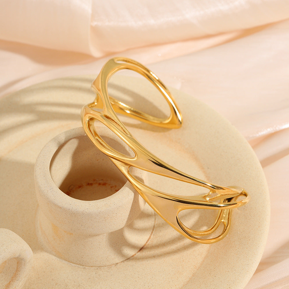Flow Relic Bracelet (Gold)