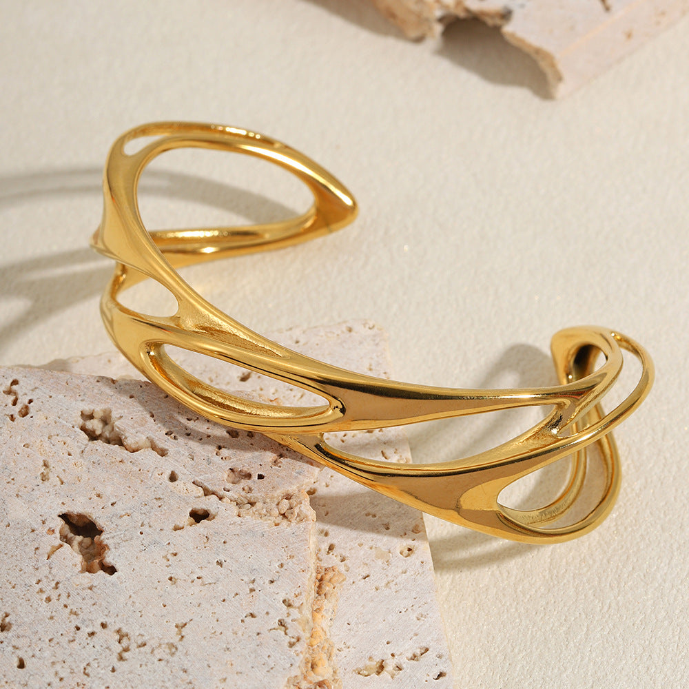 Flow Relic Bracelet (Gold)